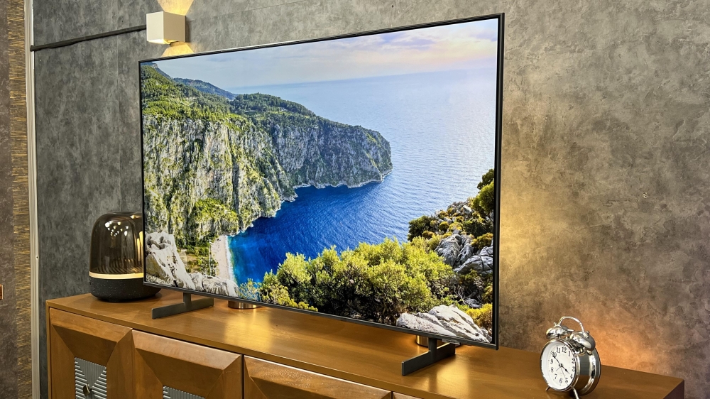تلویزیون سامسونگ 85cu8000 تولید 2023